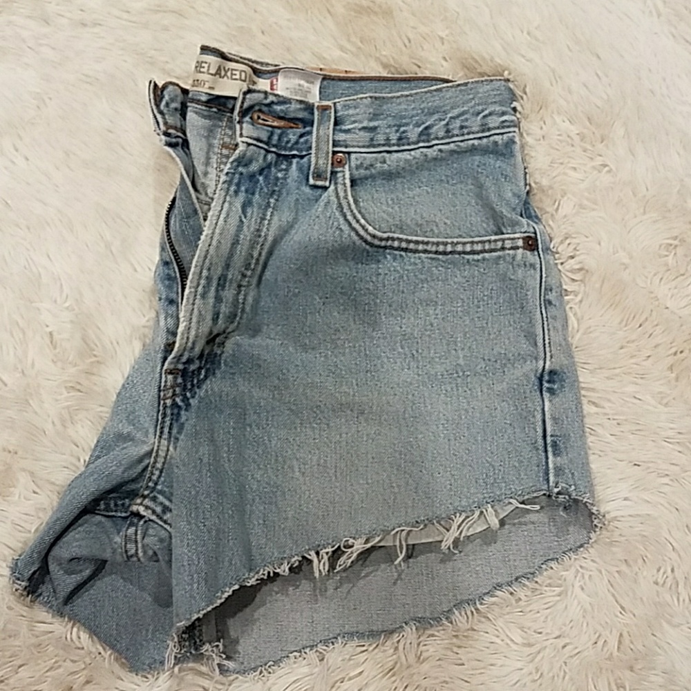 High waisted levi shorts, 32